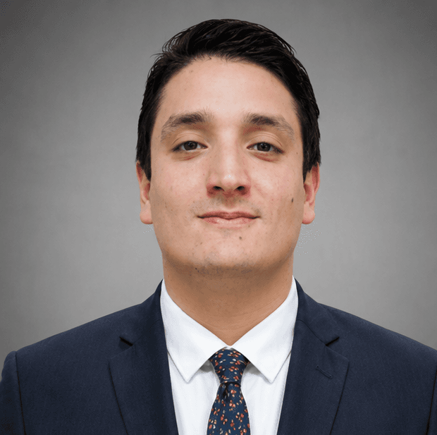 Retrato profesional de Alejandro Gamarra